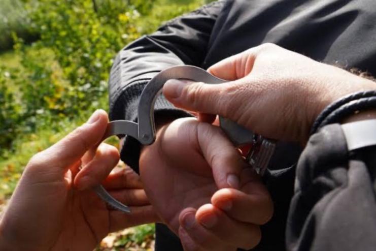 За доказами поліцейських судитимуть жителя Одеського району, який під час застілля вбив свого друга