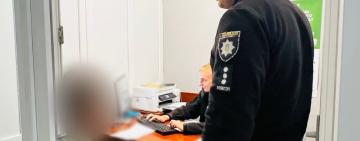 Поліцейські затримали жителя Одеського району, який спричинив тяжке ножове поранення своєму знайомому