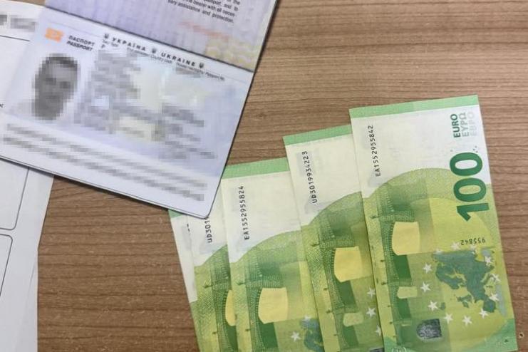 На Одещині чоловік намагався дати хабар прикордоннику, щоб виїхати за кордон