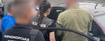 Поліцейські завершили розслідування щодо посадовця одеського комунального підприємства, викритого у корупції