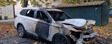 Поліцейські затримали 25-річного жителя Одеси за підпал двох автівок в Одесі