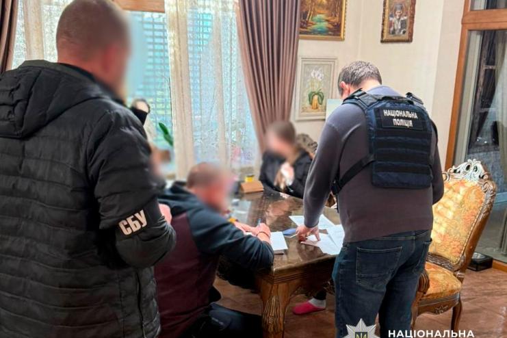 Замість допомоги армії — власна вигода: чиновників Одеської міськради підозрюють у розтраті 1,6 млн грн