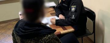 Одеські поліцейські склали адміністративний протокол на матір 13-річної школярки, яка побила свою однокласницю