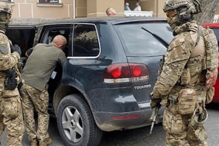 В Одеській області суд визнав винним місцевого жителя, який застосував сльозогінний газ проти співробітника ТЦК
