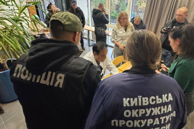 Одеська прокуратура повідомила про підозру лікарю, який за 7000 доларів намагався «вирішити» питання з документами для уникнення мобілізації