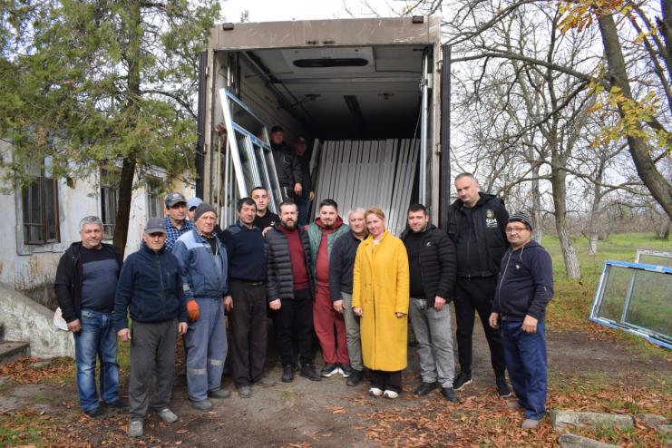 В Арцизьку громаду доставили майже 100 енергозберігаючих склопакетів для трьох амбулаторій: допомога стала можливою завдяки співпраці медиків, громади та благодійників