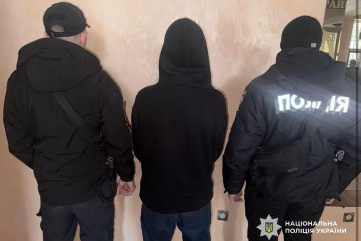 Поліцейські викрили зловмисників, які пограбували двох одеситів