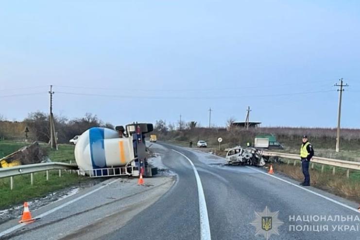 Три людини загинули, ще одна – госпіталізована: поліцейські розпочали кримінальне провадження за фактом ДТП на трасі Одеса – Рені