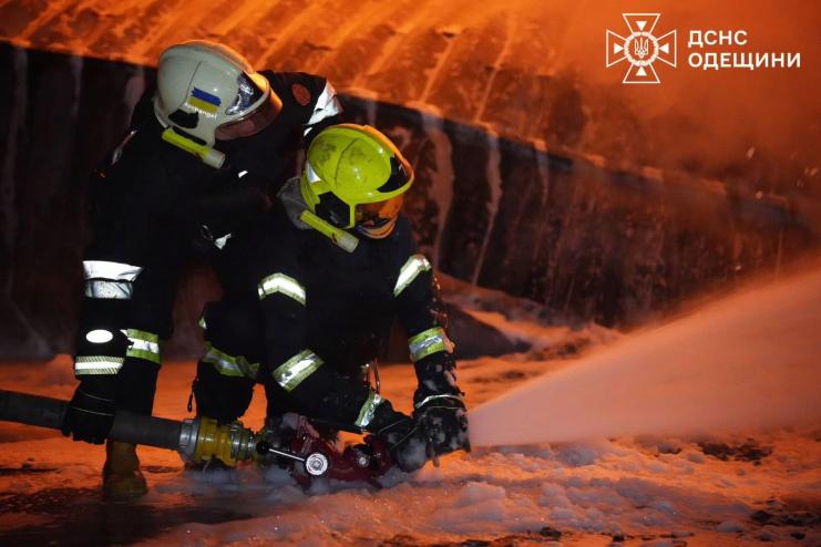 Одещина оговтується після масованих ударів: десятки тисяч абонентів без тепла, тривають ремонтні роботи та відновлення портової інфраструктури