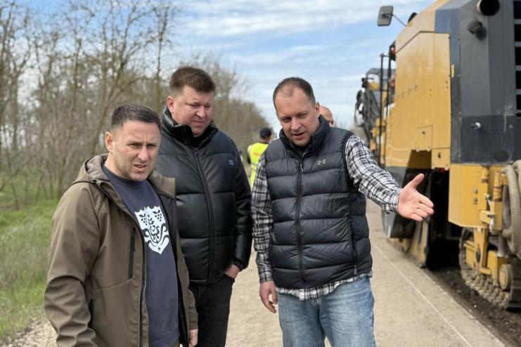 На автошляху Т-16-08 стартували аварійні роботи: Арцизька громада отримає якісніший і безпечніший рух