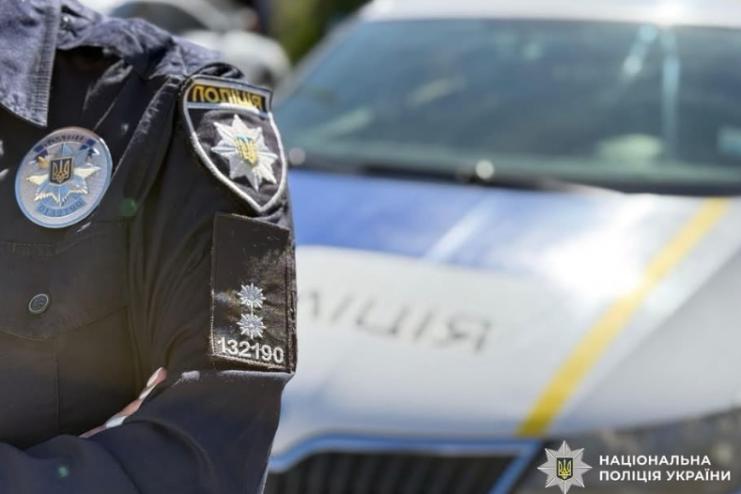 На Одещині чоловік жорстоко побив знайомого до смерті та підпалив два будинки: підозрюваного взяли під варту