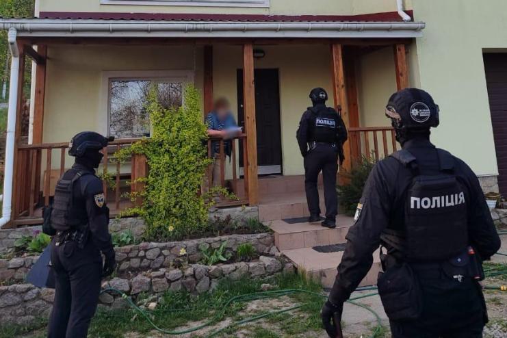 На Одещині викрили угруповання, яке продавало українських дітей за кордон під виглядом “канікул”