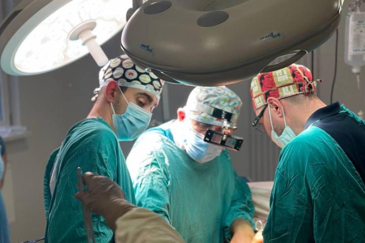 В Одеській обласній клінічній лікарні мама подарувала синові друге життя