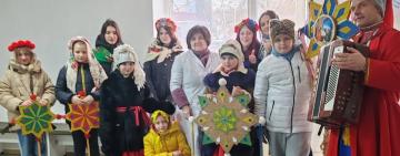 Діти Сарати колядками зігріли серця та зібрали майже 29 тис. грн на ЗСУ: звіт про різдвяний тур