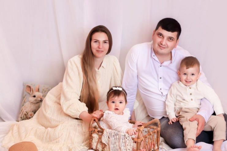 Арциз інвестує в людей: молода родина лікарів отримала житло