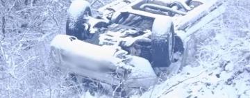 У Бессарабській громаді через негоду Nissan з’їхав у кювет: травмована пасажирка