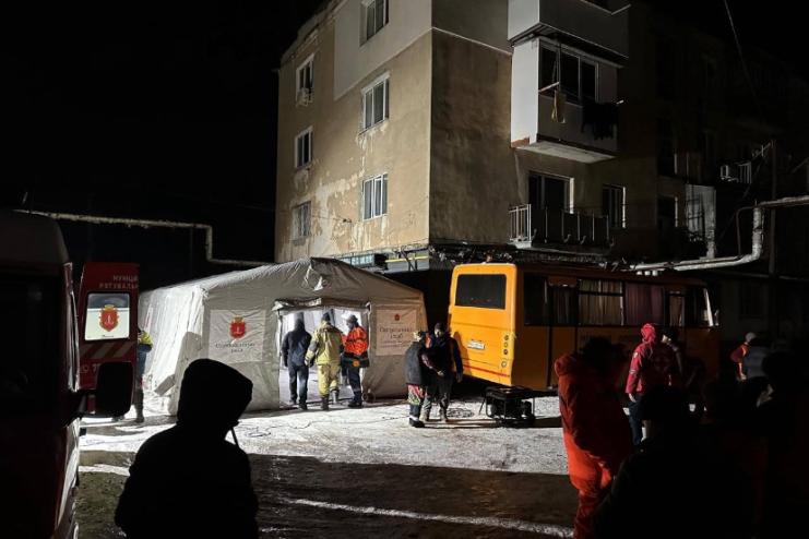 Внаслідок нічної атаки на Одесу пошкоджено інфраструктуру та житлові будинки