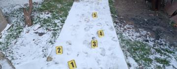 Літнє подружжя та онук постраждали від нічного нападу: нападників взяли під варту