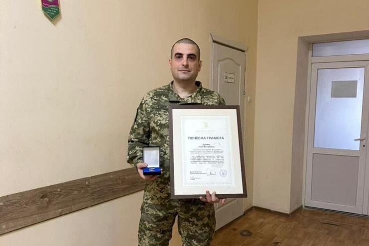 Фронтового медика з Арцизької громади відзначили Почесною грамотою Кабінету Міністрів України