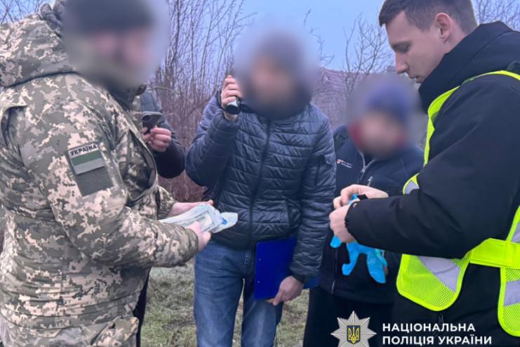 4000 доларів за «маршрут» до Придністров’я: на Одещині поліцейські затримали військовослужбовця за спробу підкупити прикордонника