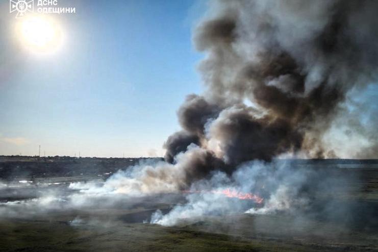 Майже 100 мільйонів гривень шкоди довкіллю: в Одесі судитимуть справу про підпал сміття на полях зрошення
