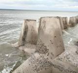 У «Тузлівських лиманах» море поглинає захисні конструкції