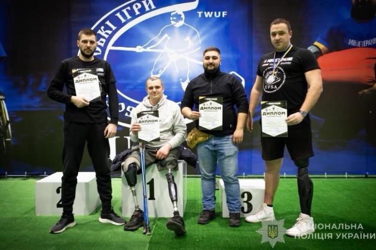 Одеські поліцейські взяли участь у ІІ чемпіонаті України серед ветеранів та ветеранок з богатирського багатоборства