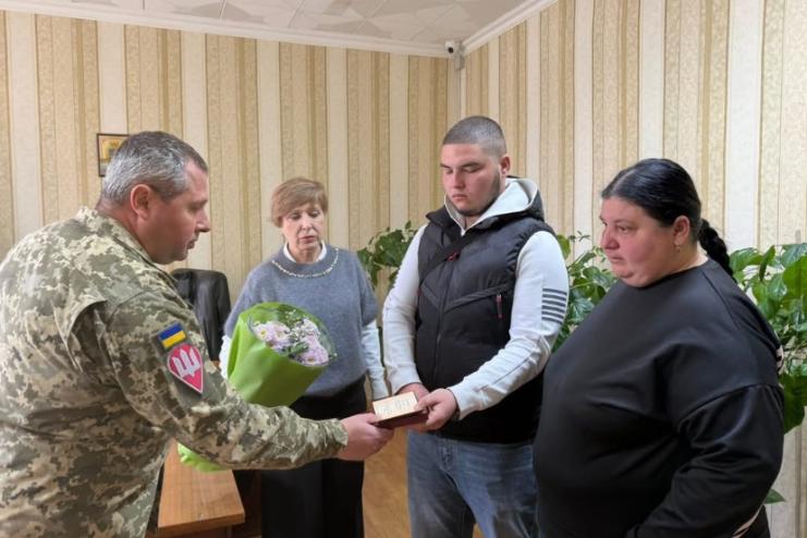 В Арцизькій громаді вшанували пам’ять Героя Василя Дзерика та передали державну нагороду його родині