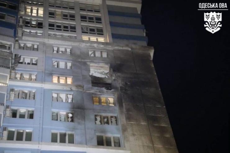 Ворожі дрони атакували Одещину: є постраждалі та руйнування