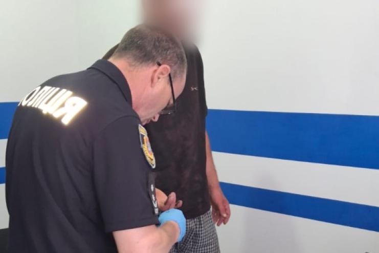 Зайшов у дім серед білого дня і пограбував господаря: жителю Білгород-Дністровського дали 7 років тюрми