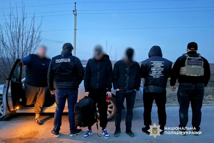 На Одещині затримали перевізника, який допомагав чоловікам тікати за кордон