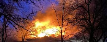 Масштабна пожежа у Бессарабському: горить будівля старої школи