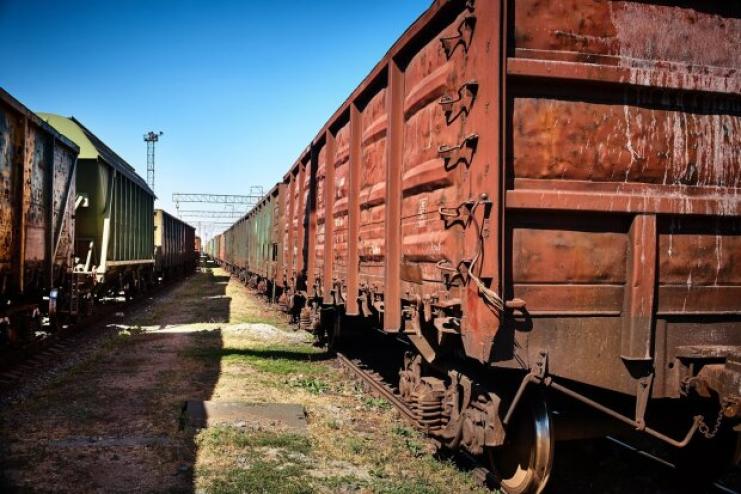 Укрзалізниця зупиняє вантажні перевезення до станцій півдня  Одещини