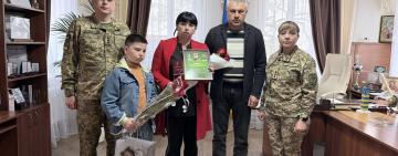 Дружині та сину загиблого прикордонника з Одещини вручили державну нагороду