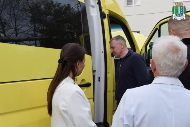 У Вилково лікарня отримала сучасну «швидку» від міжнародних партнерів