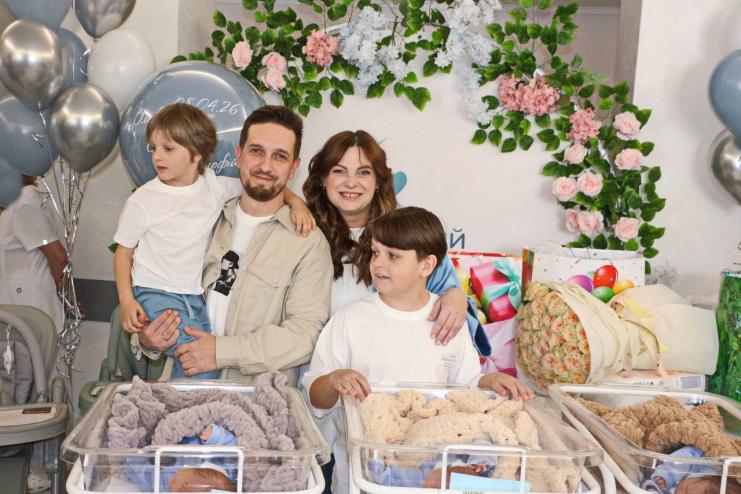 В Одесі виписали маму та трьох немовлят, які народилися після атаки рф на пологовий будинок