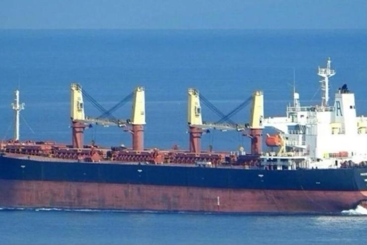 рф атакувала безпілотниками судно, що прямувало до Одеси для завантаження зерна