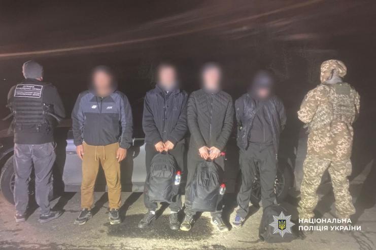 На Одещині правоохоронці затримали військового за підозрою в організації незаконного переправлення трьох чоловіків через державний кордон України