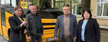 Виноградівський ліцей Бессарабської громади отримав новий шкільний автобус