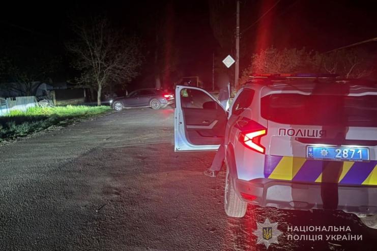 Поліцейські встановлюють обставини ДТП в Одеському районі, внаслідок якої травмувалися двоє дівчат, одна з яких неповнолітня