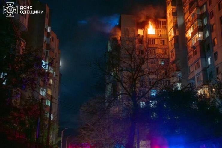 У ніч на 1 травня росія знову масовано атакувала цивільну інфраструктуру Одещини