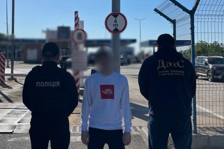 Після восьми років ув’язнення: з Одещини видворили іноземця, засудженого за тяжкі злочини
