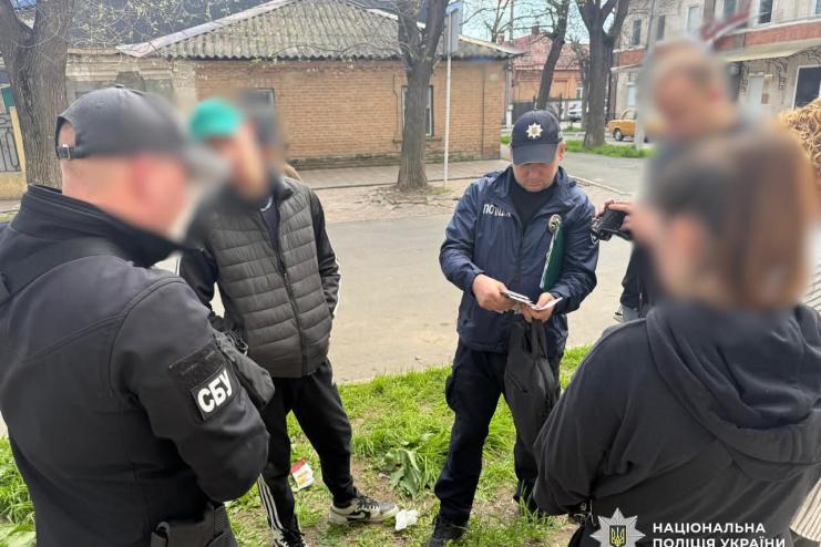 Через поля та гори до сусідніх країн: правоохоронці викрили двох жителів Одещини у незаконному переправленні військовозобов’язаних через державний кордон України