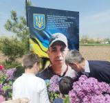 На Алеї Слави в Мирнопіллі відкрили світлину полеглого захисника Віктора Мотока