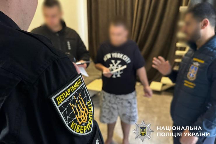 Поліція встановила причетність одесита до міжнародної схеми викрадення акаунтів із збитками на мільйони гривень