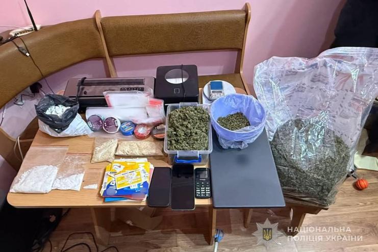 Одеські поліцейські викрили канал збуту наркотиків і психотропів на мільйони гривень