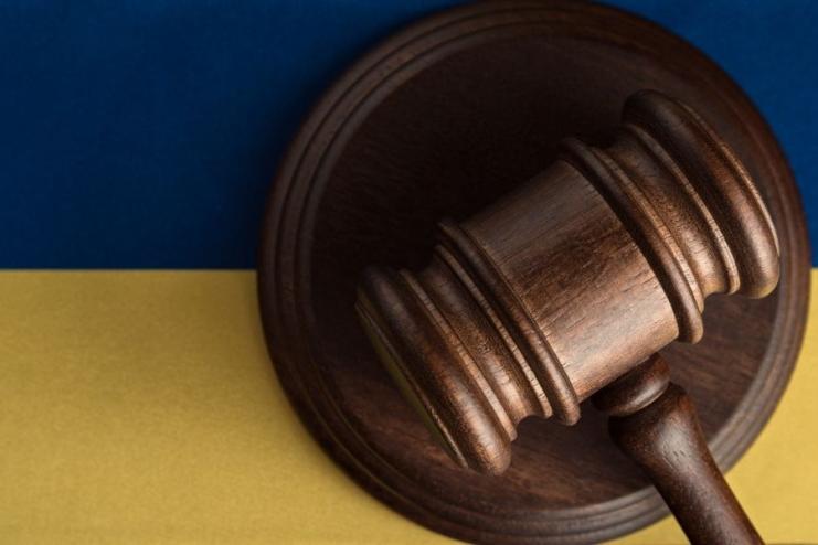 Били ногами та залили газом: на Одещині експатрульного засудили до 4 років тюрми за жорстоке затримання таксиста