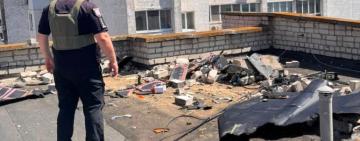 Посеред вулиці та на даху 14-поверхівки: вибухотехніки поліції знешкодили два нерозірвані дрони на Одещині