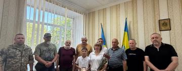 Посмертна шана Герою: в Арцизі родині полеглого захисника Артура Грами вручили орден «За мужність»