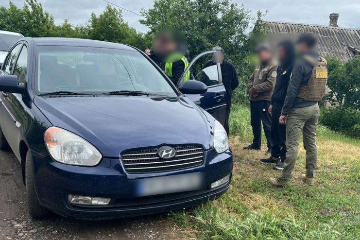 За дві тисячі доларів до Молдови: прикордонники затримали організатора «зеленого маршруту»